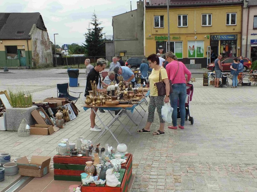 Udany, czwarty w tym roku Pchli Targ w Starachowicach. Zobacz, co można było kupić 