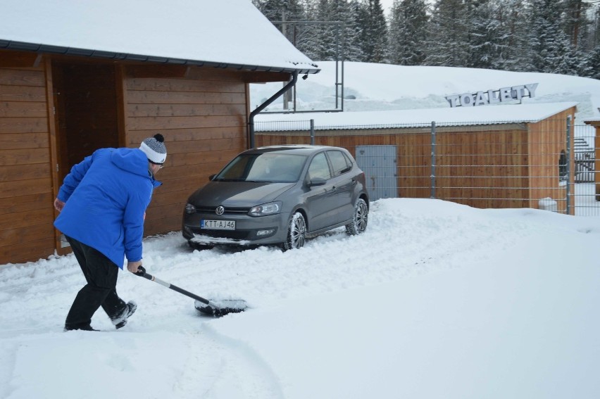 Najpierw wichura, potem atak zimy. Zakopane znów pod śniegiem