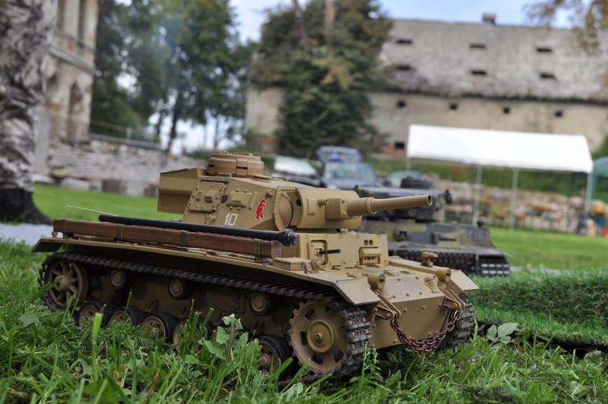 Do wybory były stare modele radzieckich czołgów oraz nowoczesne czołgi amerykańskie