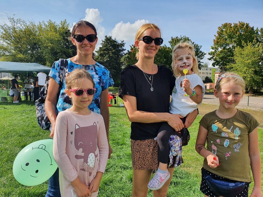 Piknik rodzinny "PanDa dla zwierząt" na boisku UJK w...