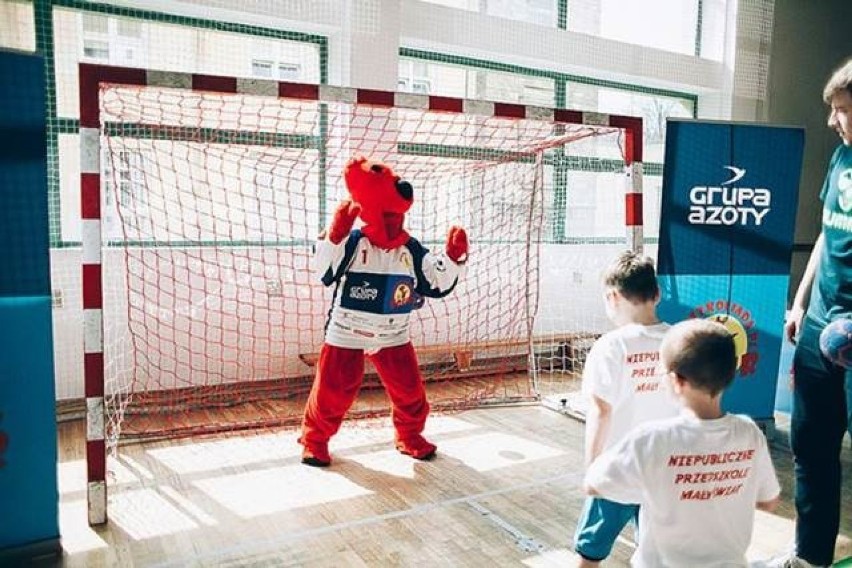 Przedszkolaki ćwiczyły w kieleckim liceum