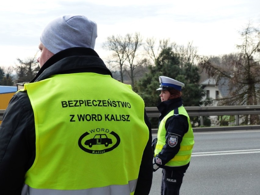 Policja w Kaliszu rozdawała zapachy samochodowe, by...