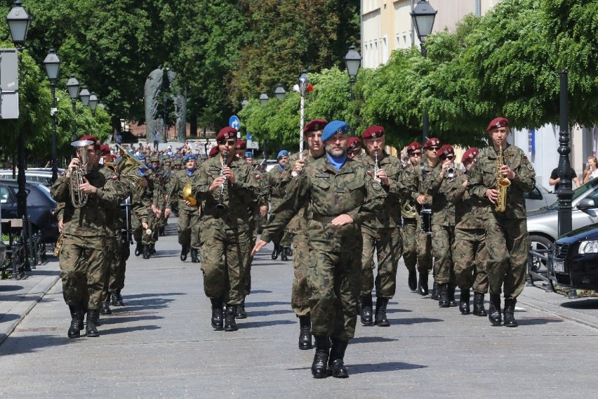 Żołnierze Narodowych Sił Rezerwowych przysięgali na Placu Wolności w Kielcach