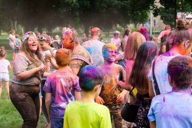 Święto kolorów w parku miejskim w Żarach - niedziela 18 lipca.