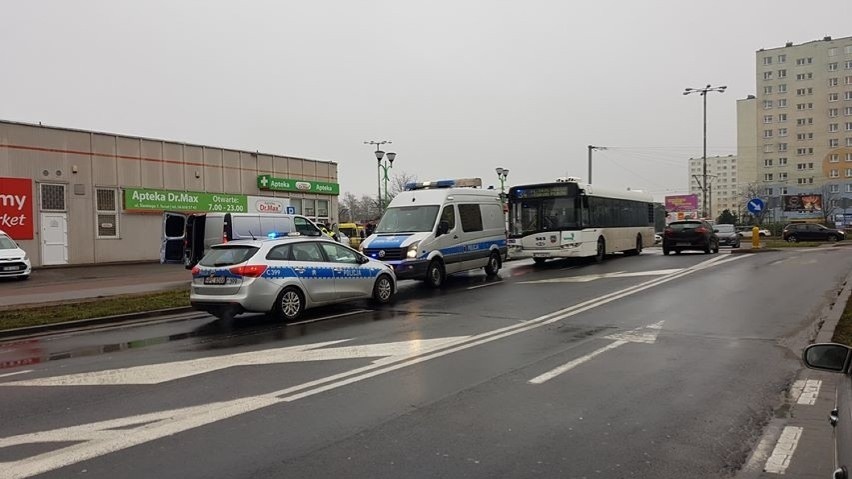 Tragicznie rozpoczął się wtorek w Toruniu. Na ulicy...