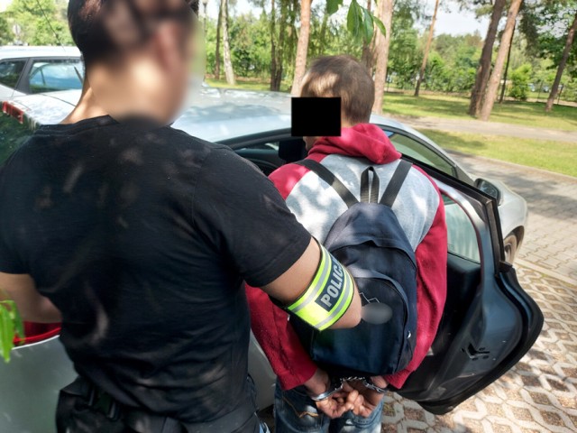 Atak nożownika pod Warszawą. 40-latkowi grozi 18 lat więzienia