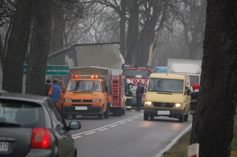 Tychnowy: Samochód ciężarowy zderzył się z osobówką. Nikt nie został ranny [ZDJĘCIA]