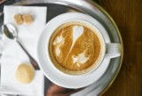 Kawa z mlekiem – nareszcie wiadomo, czy zdrowa, czy nie! Co wybrać: małą czarną czy latte? Sprawdź, co na ten temat mówią wyniki badania