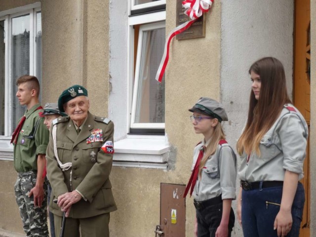 Rakoniewice: Odsłonięcie pamiątkowej tablicy FOTO