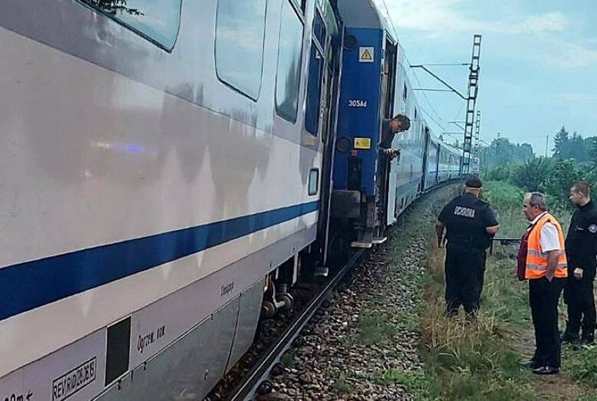 W Czerwionce wykoleił się pociąg. Wagony wypadły z szyn. To pociąg Intercity relacji Warszawa - Bohumin