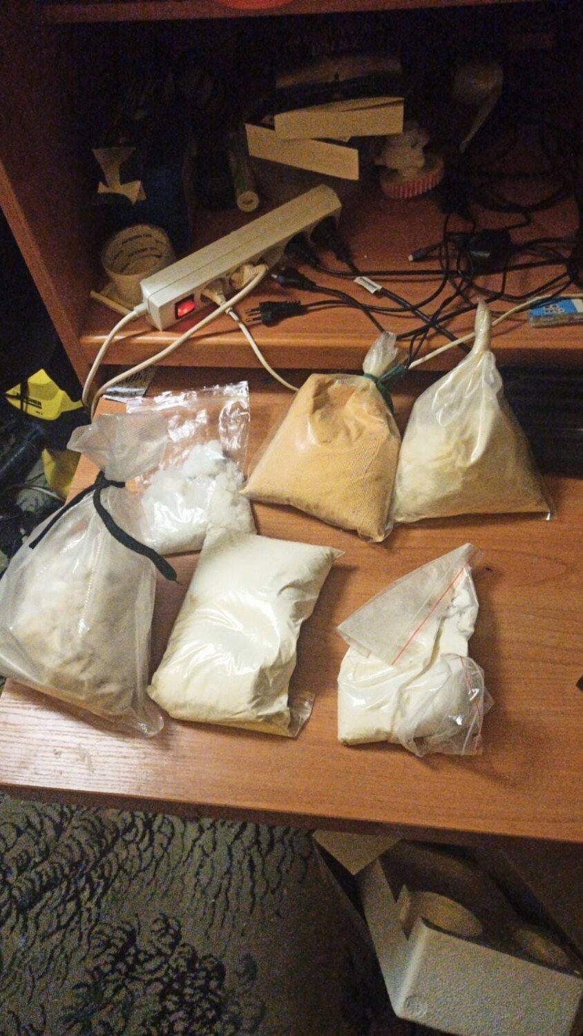 Policja skonfiskowała w Kielcach sześć kilo dziwnego proszku. Zobaczcie film
