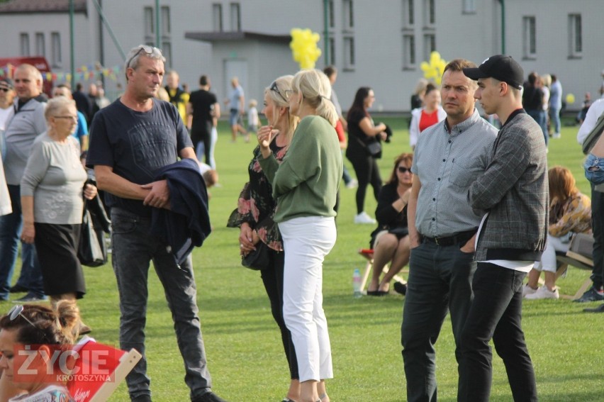 Akumulator dobrej energii dla Natalii! Tłumy mieszkańców przybyło na stadion w Kobylinie [ZDJĘCIA]            