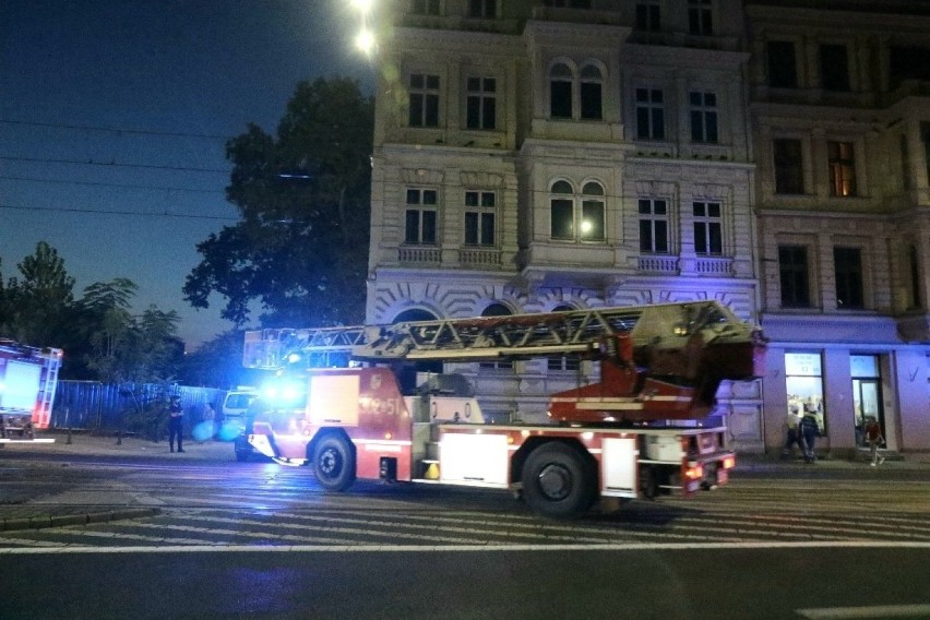 Wrocław. Ogień w kamienicy w centrum miasta. Zobacz zdjęcia