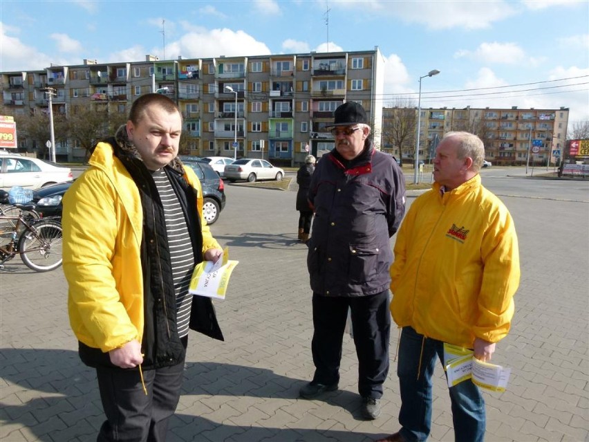 Solidarność w Zduńskiej Woli: Akcja protestacyjna przed Lidlem [zdjęcia]