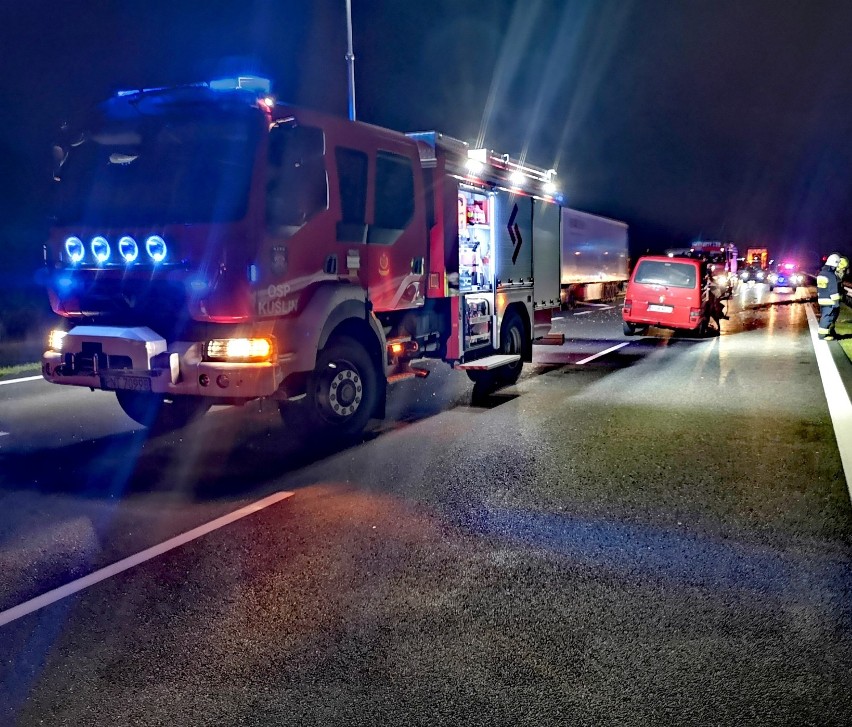 Nocny wypadek na autostradzie A2 pod Nowym Tomyślem