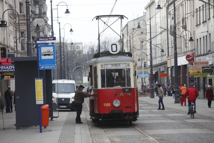 Remont 3 Maja w Katowicach - zabytkowy tramwaj zniknął z...