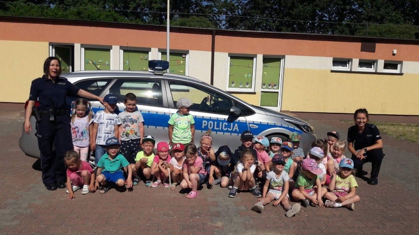 Policjantki z wizytą u dzieci z Przedszkola nr 19 w Koszalinie [ZDJĘCIA]