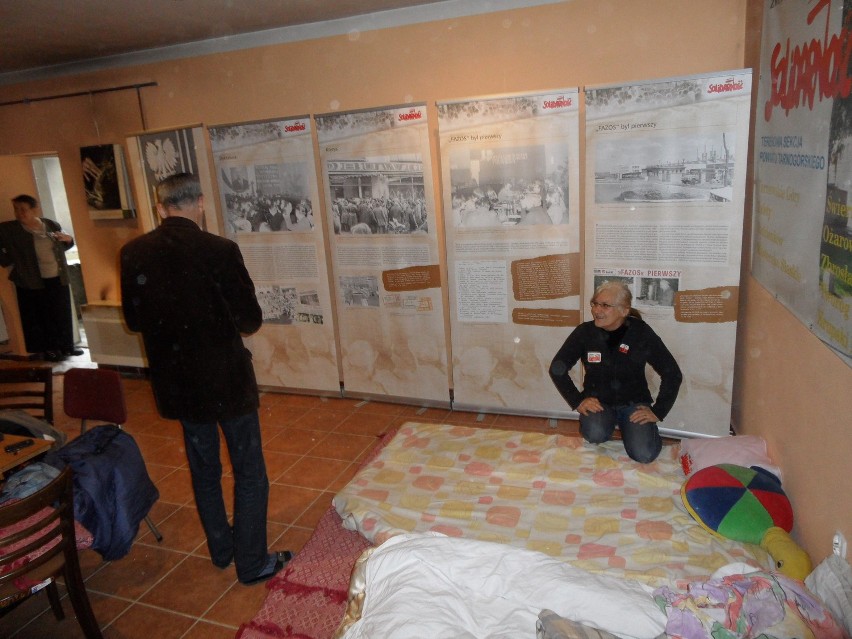 KRÓTKO: W Tarnowskich Górach związkowcy z Solidarności rozpoczęli strajk głodowy
