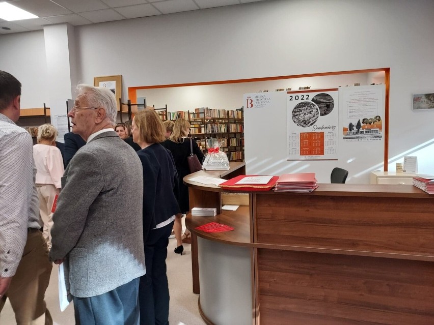 Uroczysta gala otwarcia Miejskiej Biblioteki Publicznej w Sandomierzu po remoncie i jubileusz 115-lecia. Trzy dni imprez. Zobacz zdjęcia