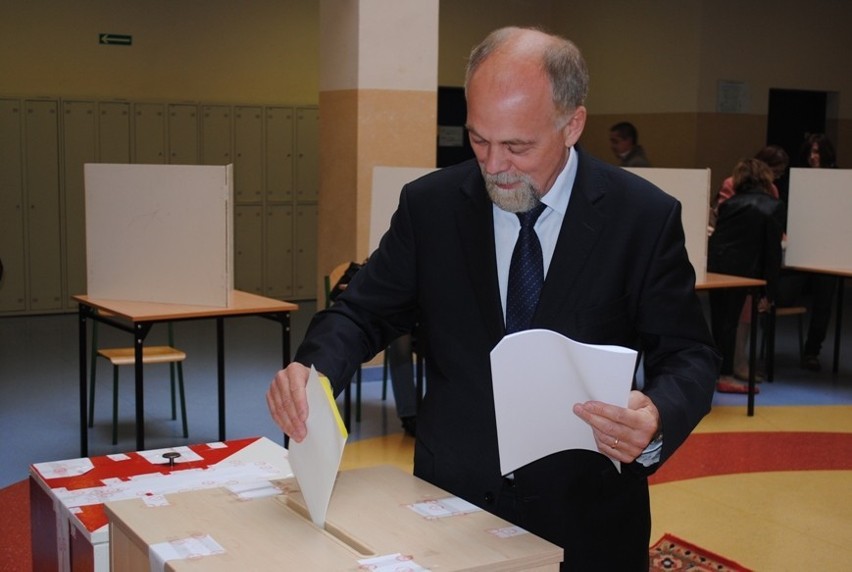 Wojewoda wielkopolski głosował w Koninie