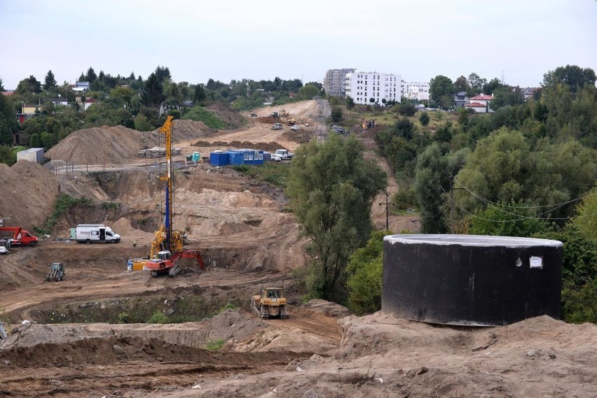 Gigantyczne korki na obwodnicy Białobrzegów. Opóźniony...