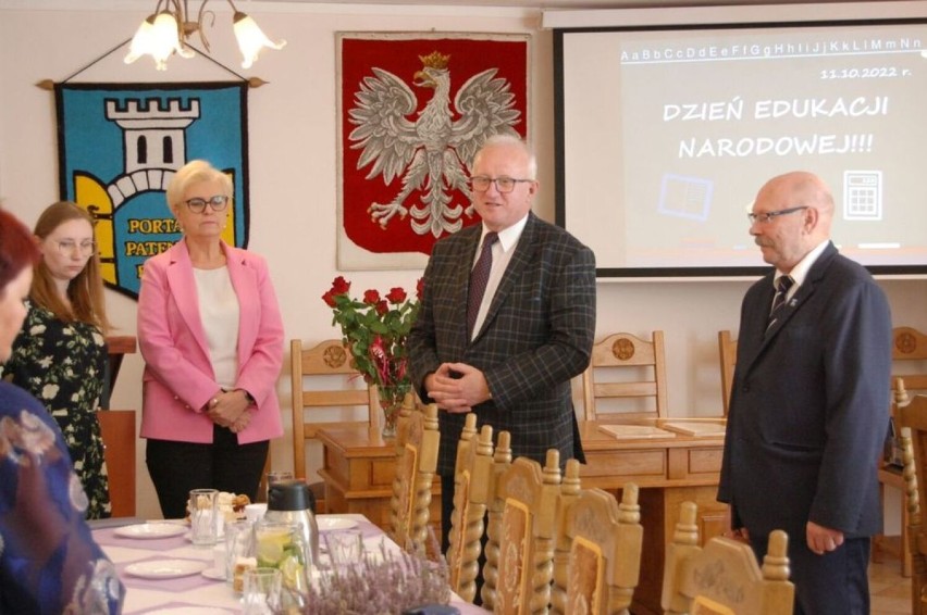 Dzień nauczyciela 2022. Nagrody trafił do pedagogów z gminy Gołańcz. Kto otrzymał wyróżnienie?