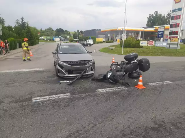 Wypadek na DK 75 w Gnojniku, samochód zderzył się z motocyklem, 21.06.2023