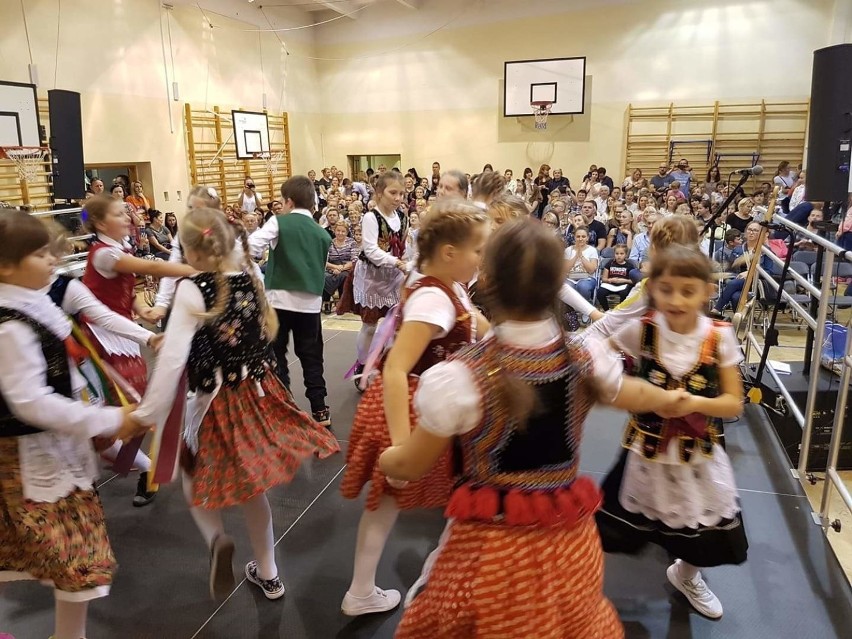 Najpierw w szkole w Świdnicy odbyła się wielka impreza...