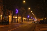 Iluminacje świąteczne w Tomaszowie: Na pl. Kościuszki staje choinka [ZDJĘCIA]
