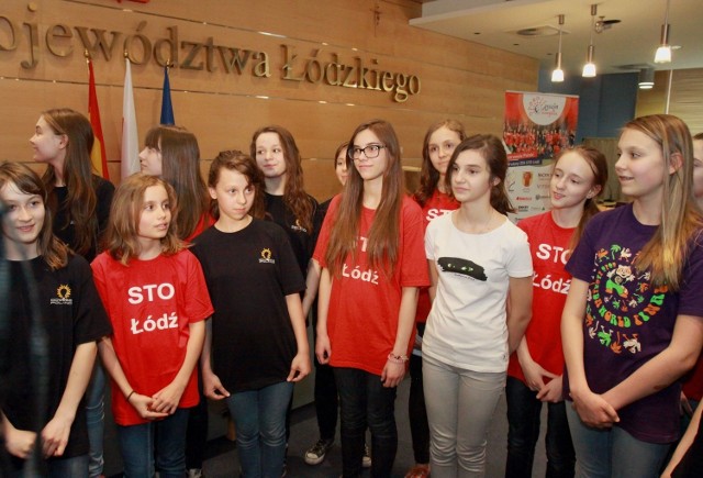 Trzy drużyny z ZS STO w Łodzi, przed wyjazdem do USA odwiedziły marszałka województwa