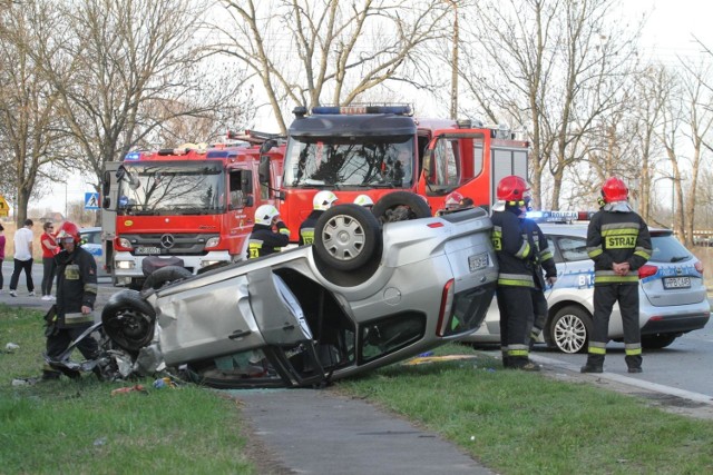 Wypadek wyglądał groźnie. Na szczęście skończyło się na ogólnych potluczeniach. Zdjęcie ilustracyjne.