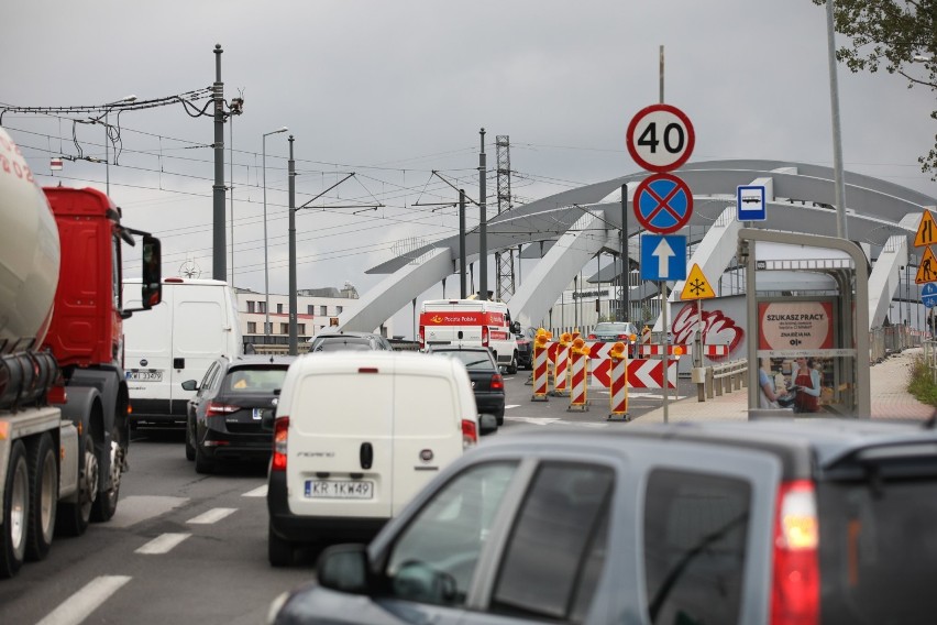 Kraków. Koszmar kierowców na moście Kotlarskim potrwa dłużej