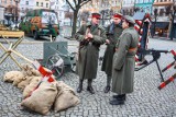 Miasteczko powstańcze  zagościło dziś w Lesznie. Na Rynku czas cofnął się o ponad sto lat