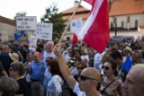 Znamy koszty zabezpieczenia miesięcznicy smoleńskiej i kontrmanifestacji. Ta kwota robi wrażenie