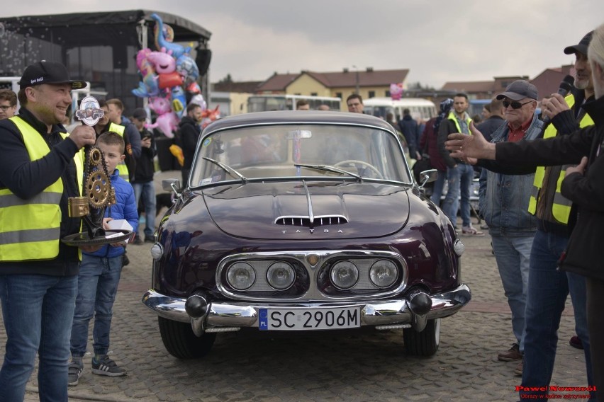 Klasyczna Niedziela 2019 w Będzinie - zlot miłośników klasycznej motoryzacji na targowisku [ZDJĘCIA]