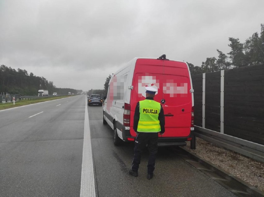 Pościg za złodziejem samochodu na S8 w Zduńskiej Woli ZDJĘCIA