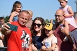 Mariusz Pudzianowski w Podegrodziu. Międzynarodowe Mistrzostwa Polski Strongman przyciągnęły tłumy. Był czas na selfie