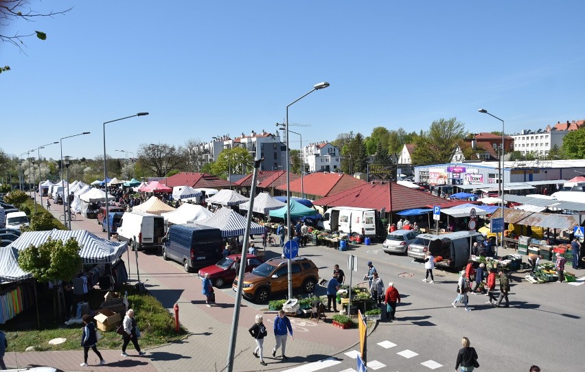 Ceny na targowisku w Malborku. Sprawdź, ile w maju kosztują warzywa i owoce