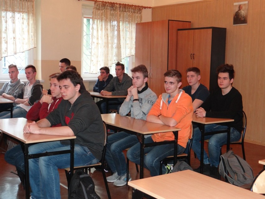 Porady prawne dla młodzieży w ZSEE w Radomsku