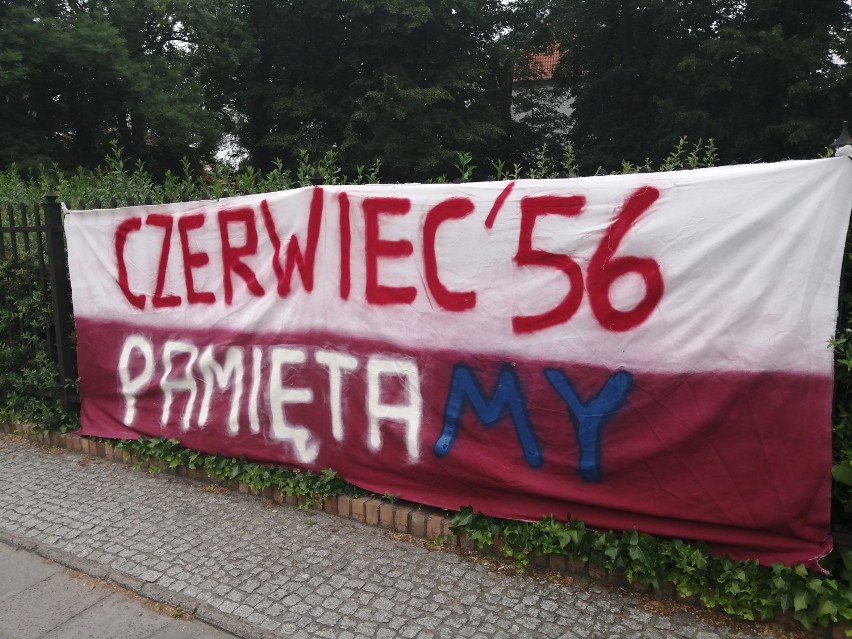 Poznański Czerwiec 56'. To kibice przygotowali transparent! [ZDJĘCIA]