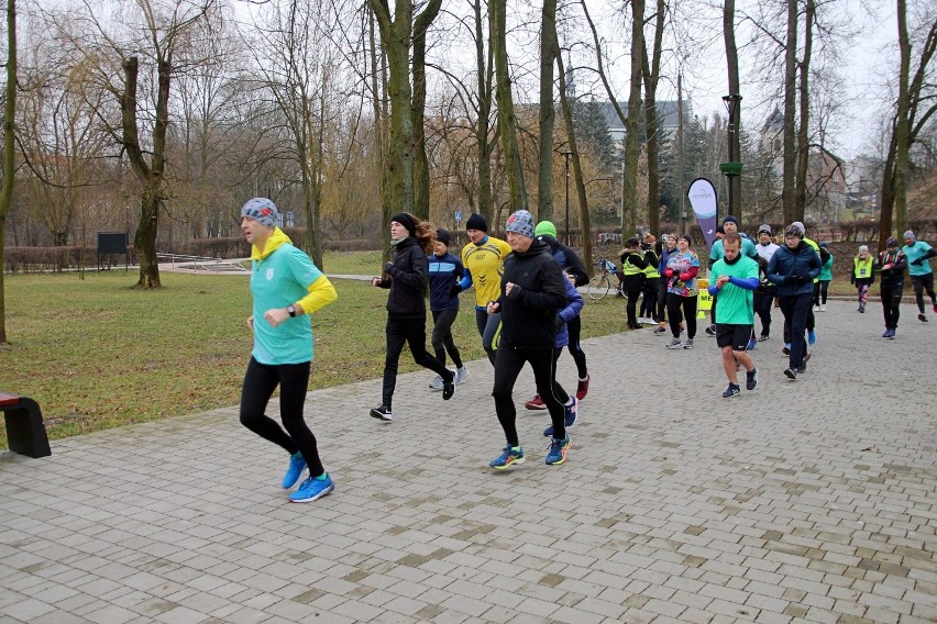 Parkrun Kraśnik w walentynkowej odsłonie. Zobacz wideo i galerię zdjęć z wydarzenia