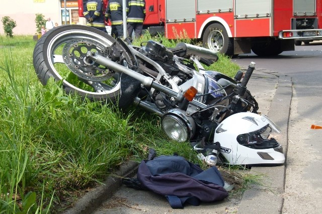 Zderzenie motocykla z samochodem osobowym na Bałutach.