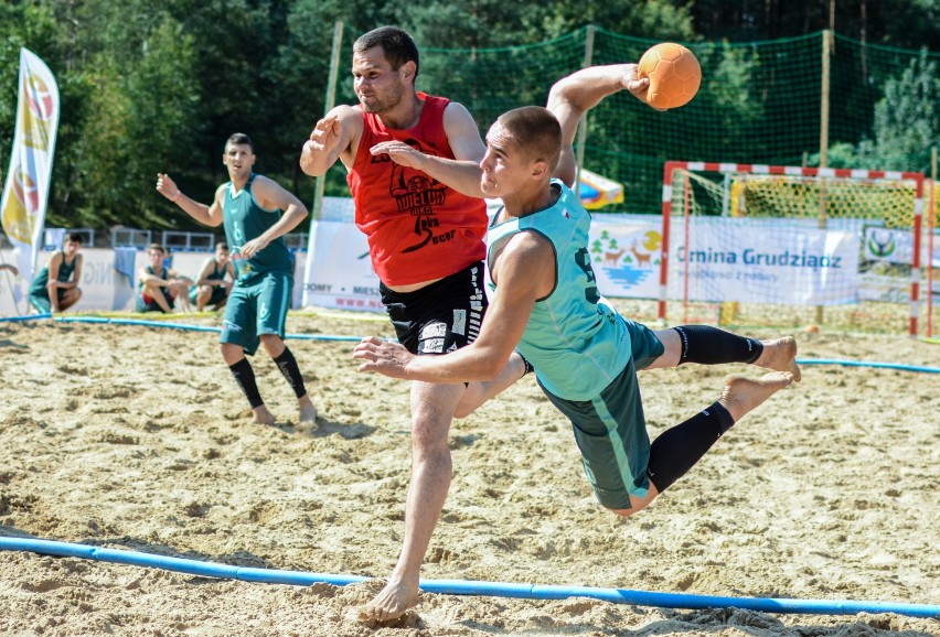 Płocczanie wygrali Puchar Polski w piłce ręcznej plażowej nad Jeziorem Rudnickim [wideo, zdjęcia]