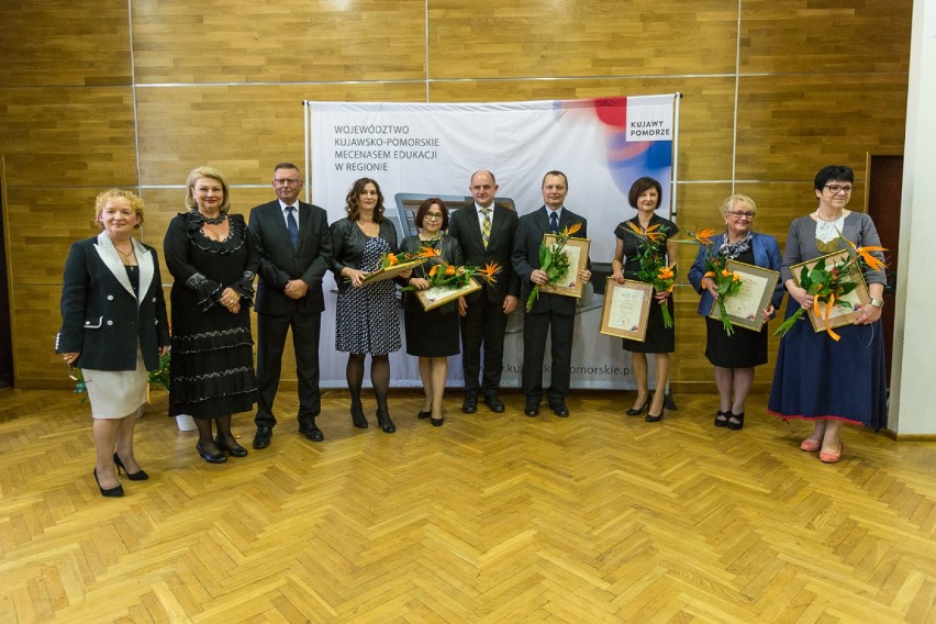 Dzień Edukacji Narodowej 2018. Nauczyciele i zasłużeni pedagodzy odebrali nagrody i wyróżnienia zarządu województwa [lista nazwisk, zdjęcia]