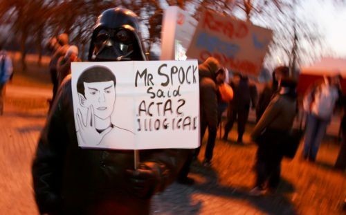 Wcześniejsze doniesienia o ACTA:
Maski Anonymousa na...