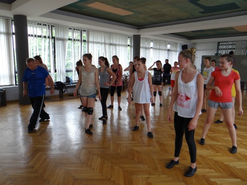 Taneczny weekend w MDK w Radomsku. Warsztaty tańca współczesnego [ZDJĘCIA]