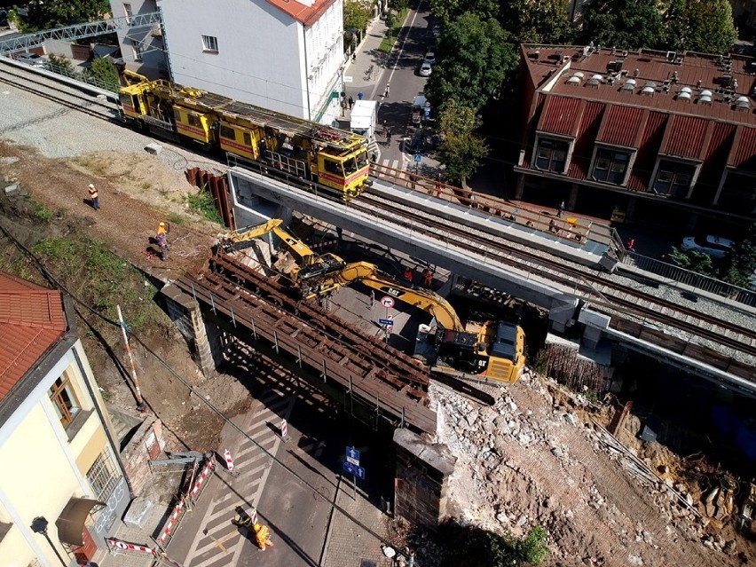 Kraków. Rozbierali przęsło wiaduktu nad ulicą Kopernika