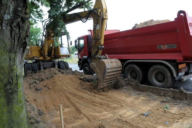 Trwa budowa 37 postojówek przy ul. Paderewskiego