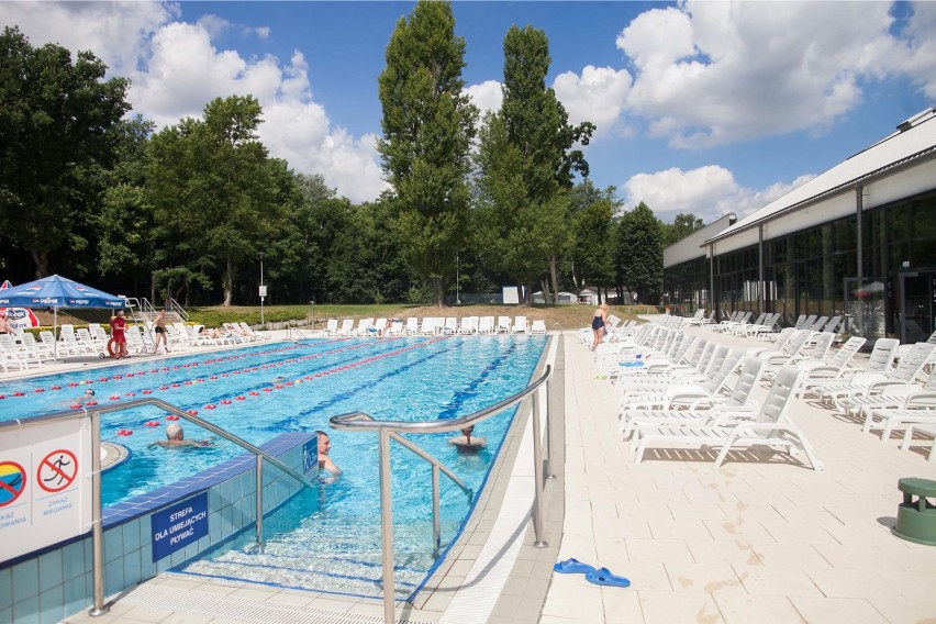Fala w Łodzi zaprasza na baseny zewnętrzne