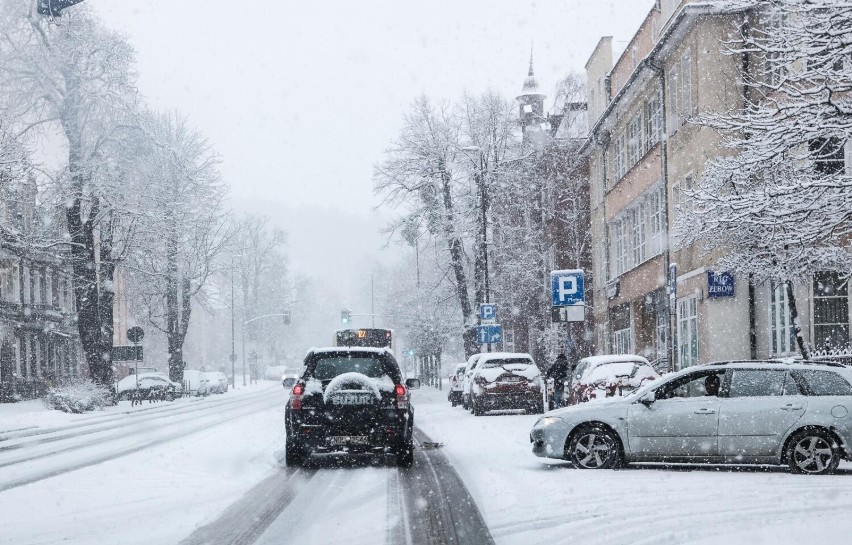 Każdy samochód ma swój limit ładowności. Bagaże powinny być...